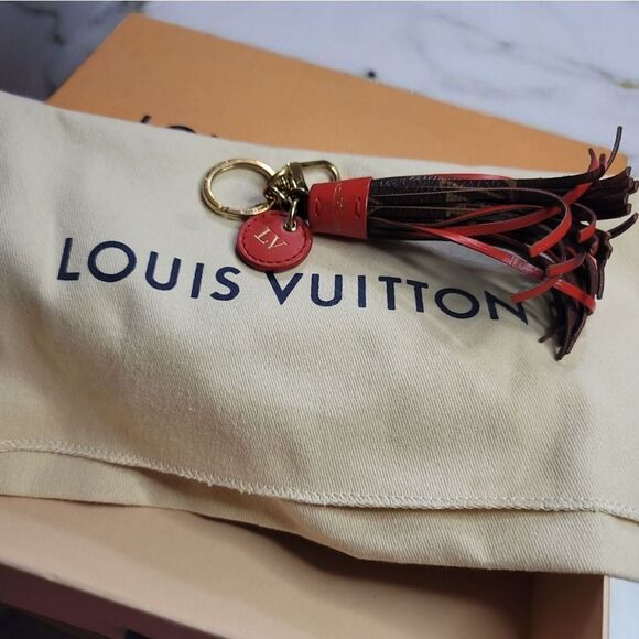 Louis Vuitton Leather Tassel Keychain In EUC FULL INCLUSION - Picture 6 of 7